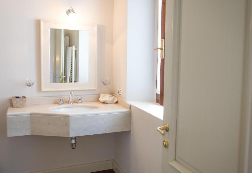 Pensjonat Castello Di Mornico Losana