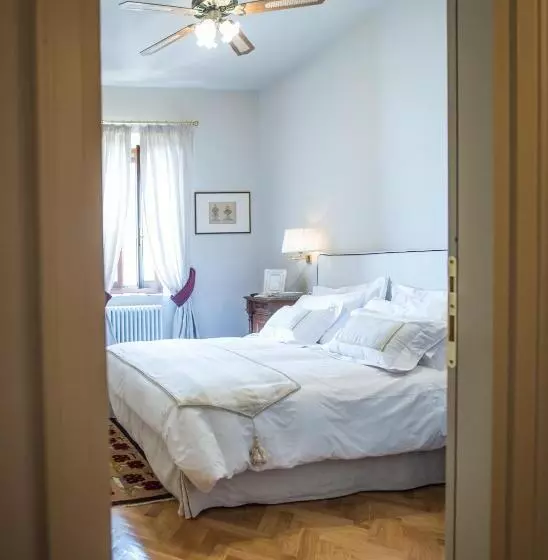 ペンション Castello Di Mornico Losana