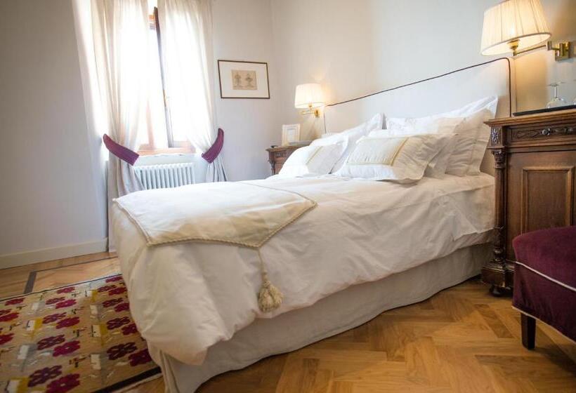 Pensjonat Castello Di Mornico Losana