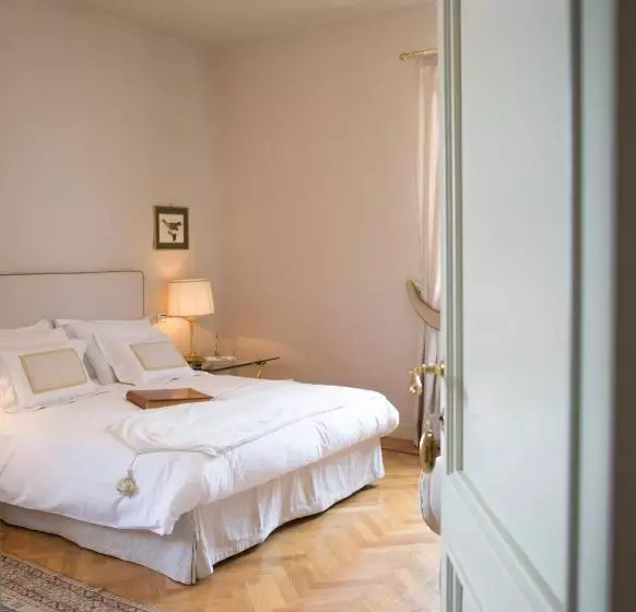 ペンション Castello Di Mornico Losana