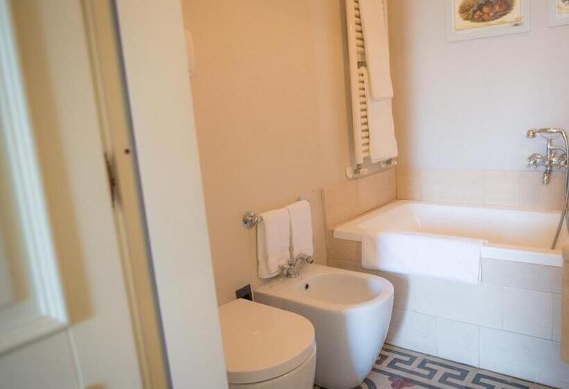 Pensjonat Castello Di Mornico Losana