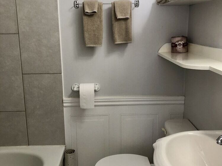 Panzió Edgewater Motel And Campground