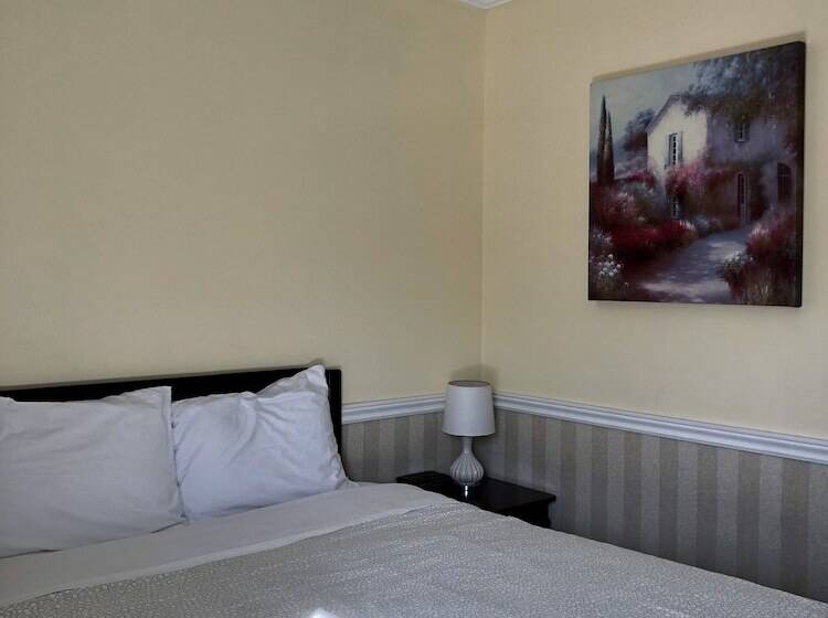 Panzió Edgewater Motel And Campground