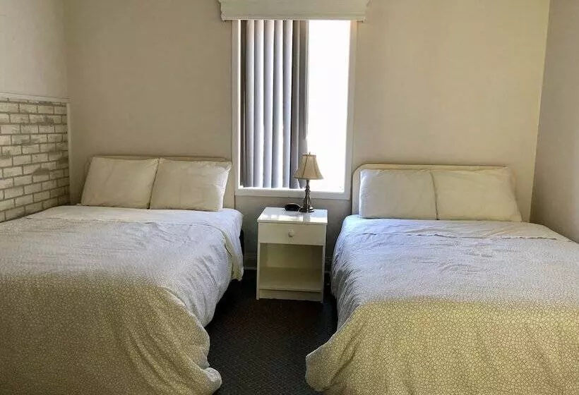 Majatalo Edgewater Motel And Campground