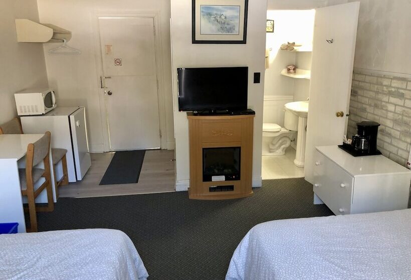 Panzió Edgewater Motel And Campground