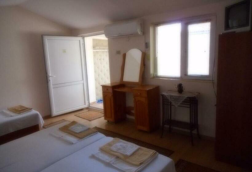 پانسیون Guest House Borisov