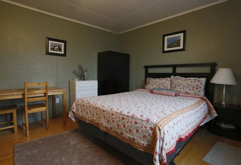 The Meems  Elliston B&b