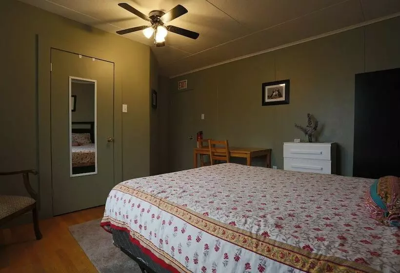 The Meems  Elliston B&b