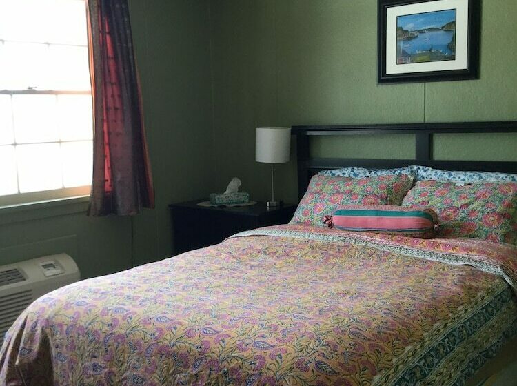 The Meems  Elliston B&b