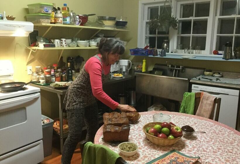 The Meems  Elliston B&b