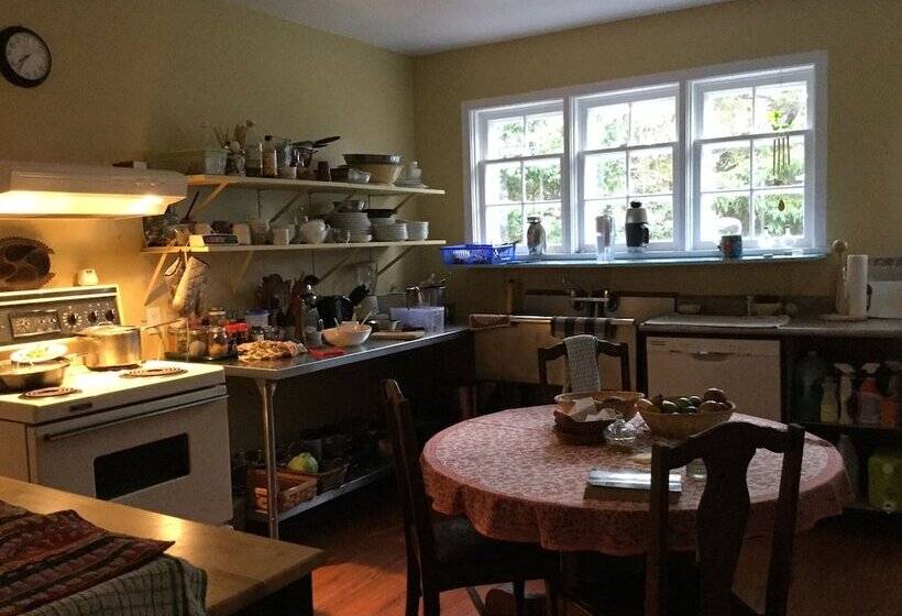 The Meems  Elliston B&b