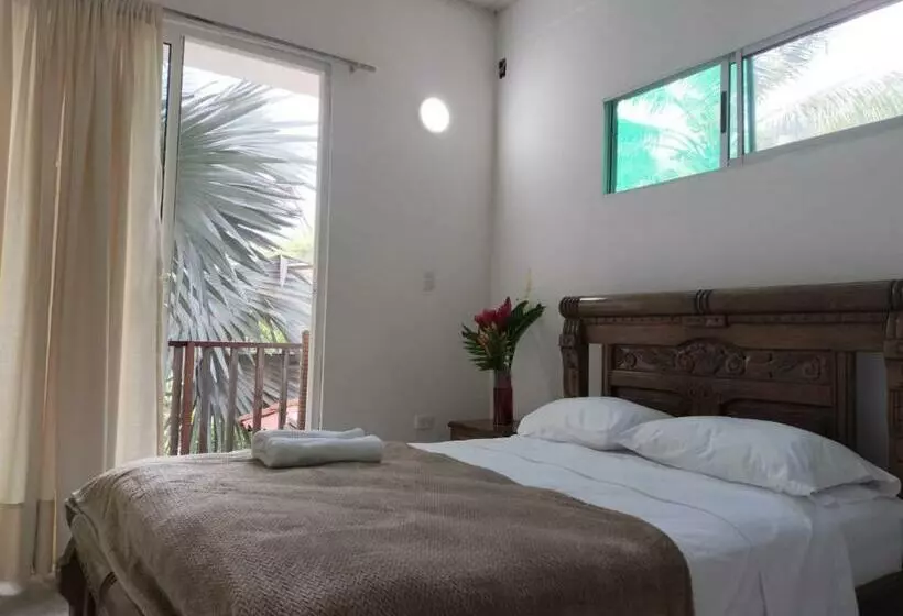 ユースホステル Deep Forest Posadas Ecoturisticas