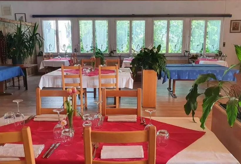 Retkeilymaja Gasthof Schlossberg Bori