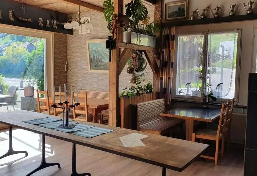 Retkeilymaja Gasthof Schlossberg Bori