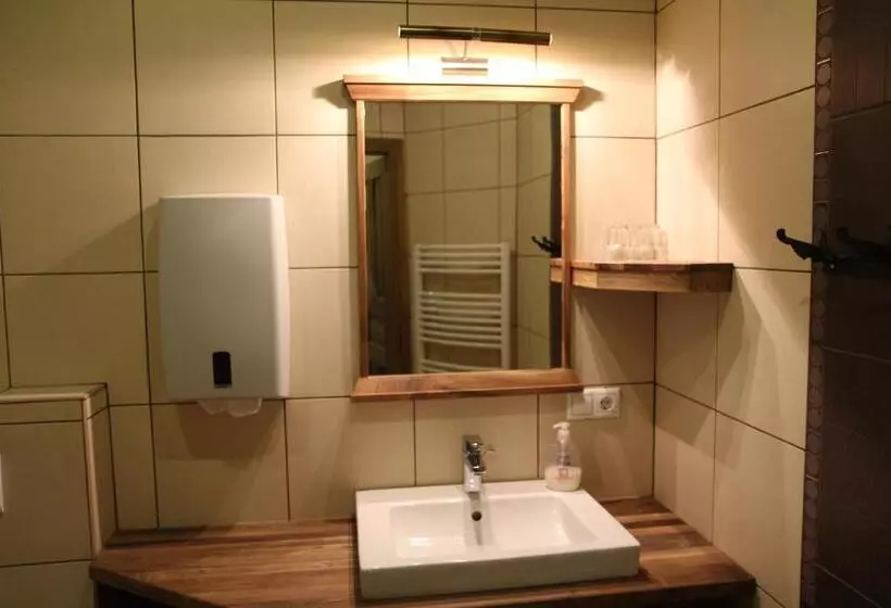 Aamiaismajoitus (B&B) Ebner Pince   Panzió