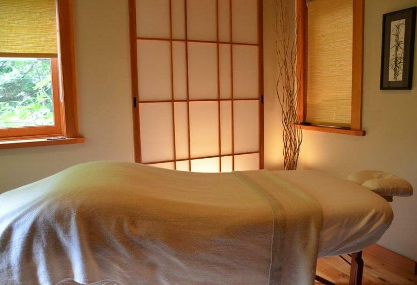 住宿加早餐  Shades Of Jade Inn & Spa