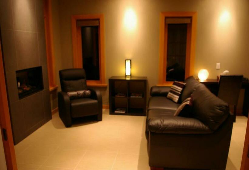 住宿加早餐  Shades Of Jade Inn & Spa