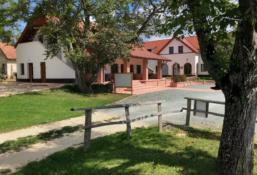 Aamiaismajoitus (B&B) Tündérkert Panzió őrség