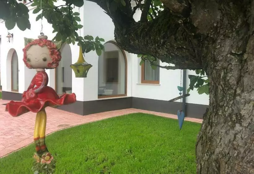 Aamiaismajoitus (B&B) Tündérkert Panzió őrség