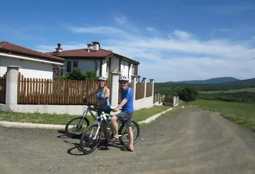 Aamiaismajoitus (B&B) Vis Velika