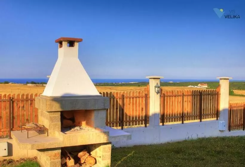 Aamiaismajoitus (B&B) Vis Velika