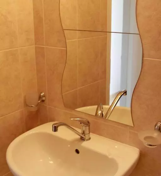 Aamiaismajoitus (B&B) Vis Velika