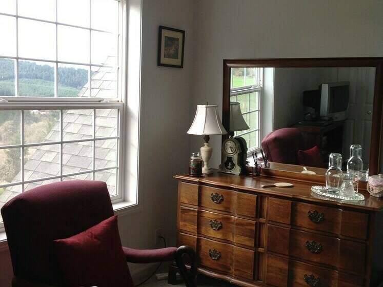 Bluebird Hill Farm B&b