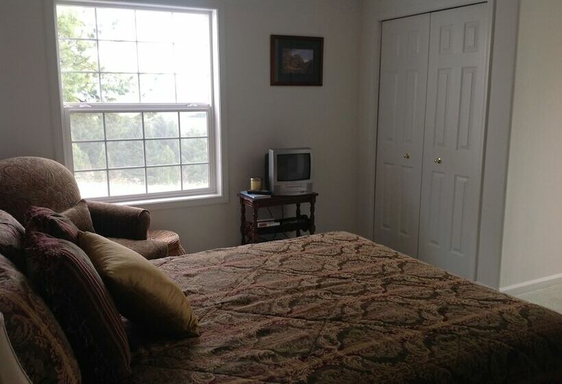 Bluebird Hill Farm B&b