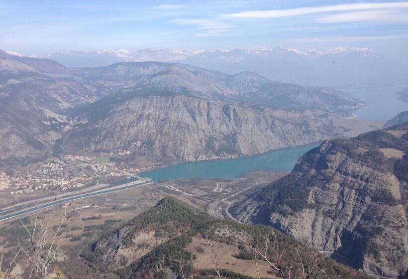 Отель De La Poste