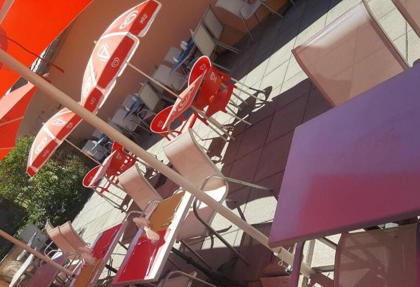 Отель De La Poste