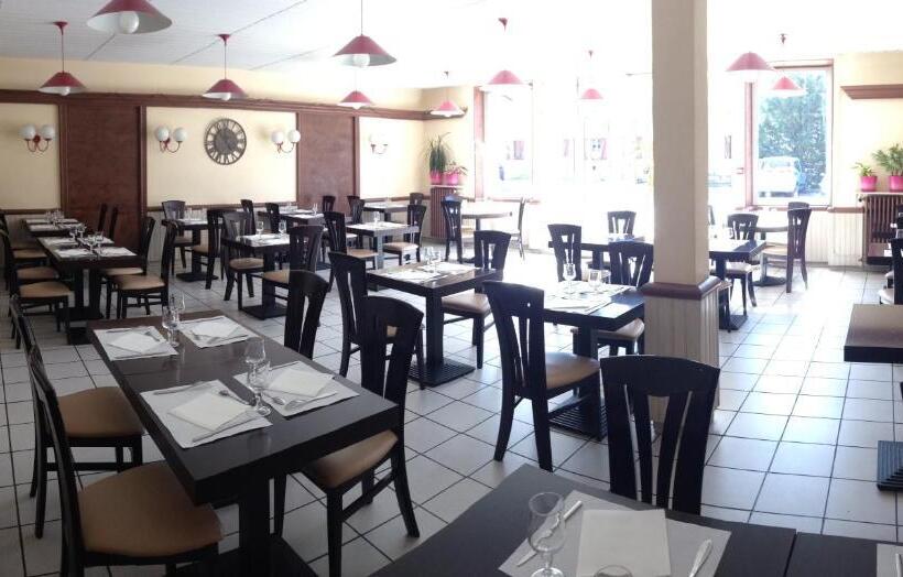 Отель De La Poste