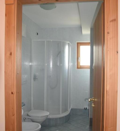 Отель Gasthaus Zum Weissen Kreuz