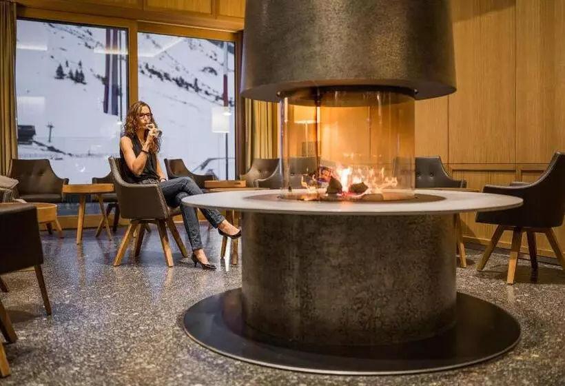 Hotelli Säntis   Das