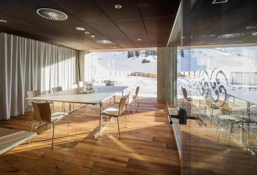 Hotelli Säntis   Das