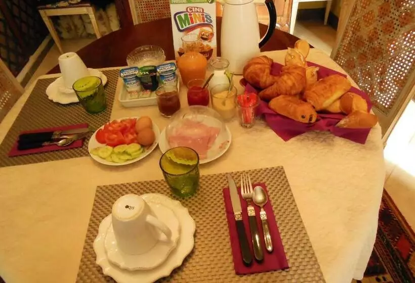 Les Bains Bed & Breakfast