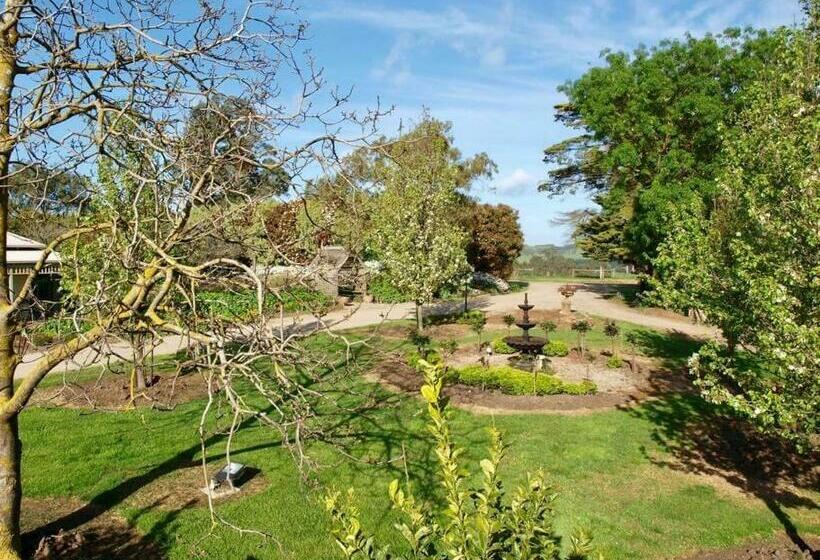 Manderley Park Farmstay B&b