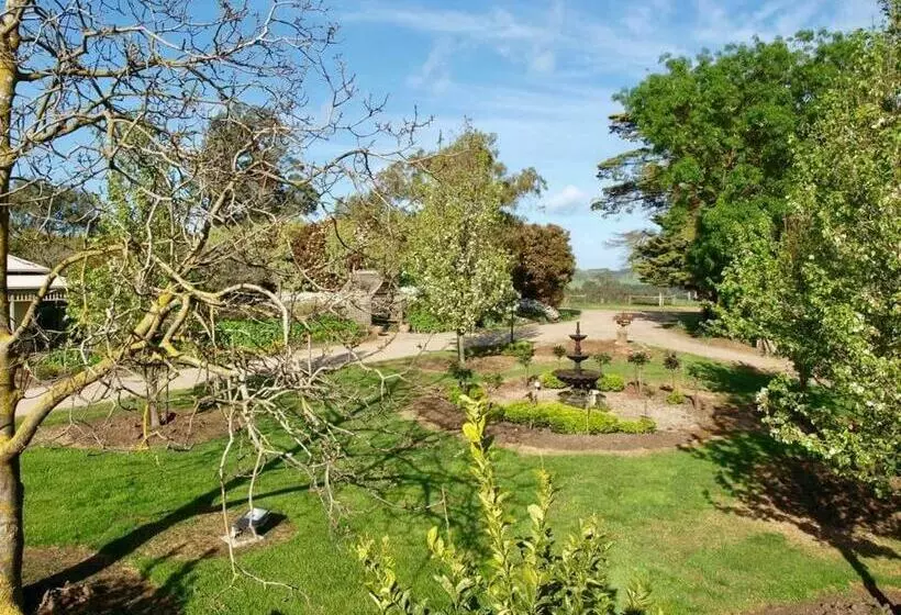 Manderley Park Farmstay B&b