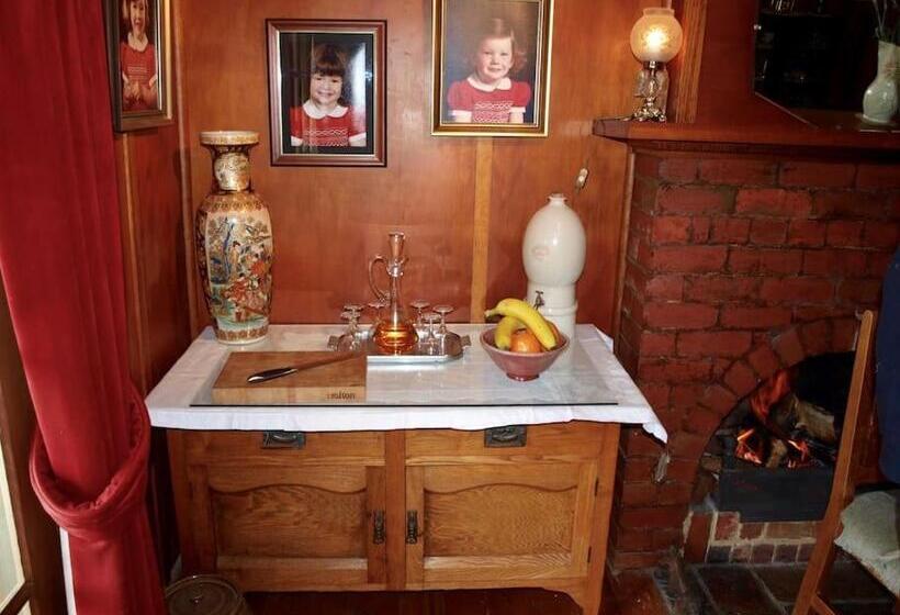 Manderley Park Farmstay B&b