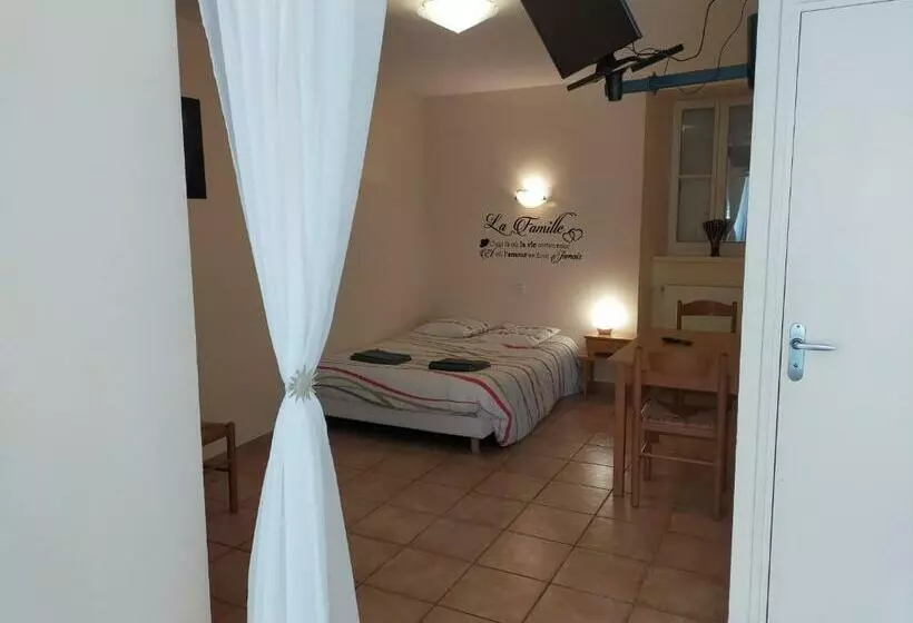 ペンション Chambres D'hôtes De L'auberge L'astrassadou