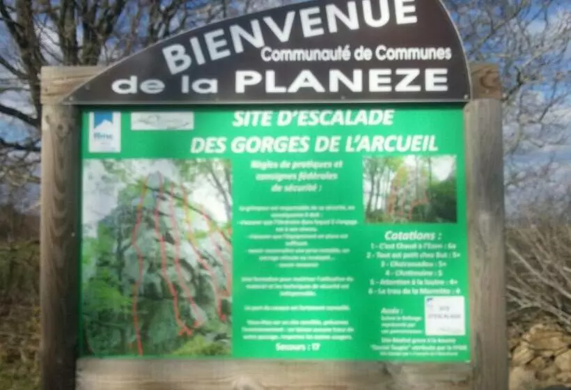 ペンション Chambres D'hôtes De L'auberge L'astrassadou