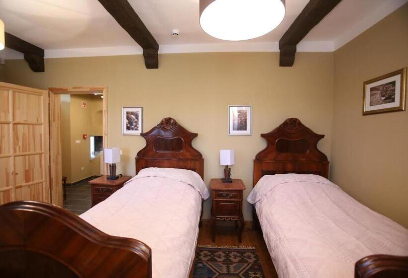 Pensjonat Csodarabbik útja Fogadó