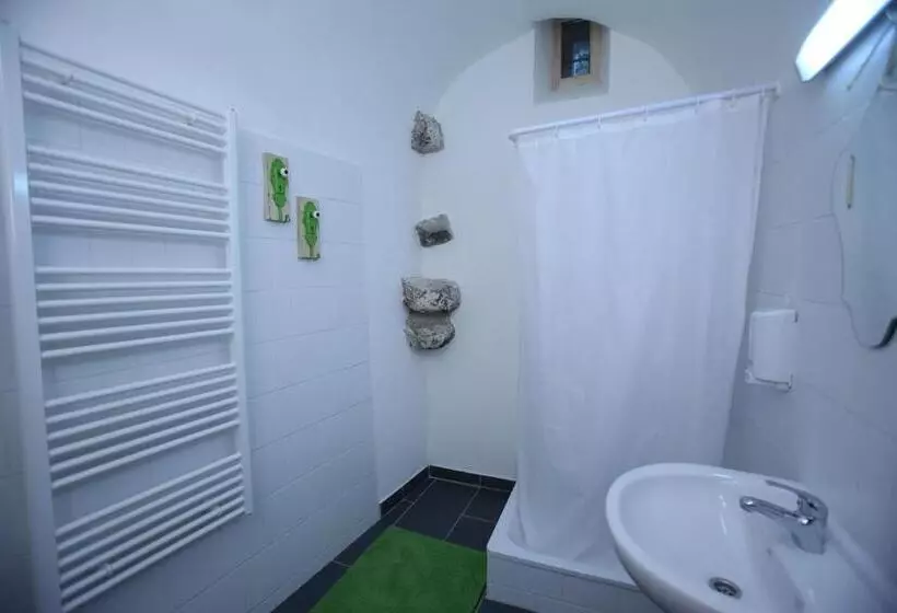 Majatalo Csodarabbik útja Fogadó