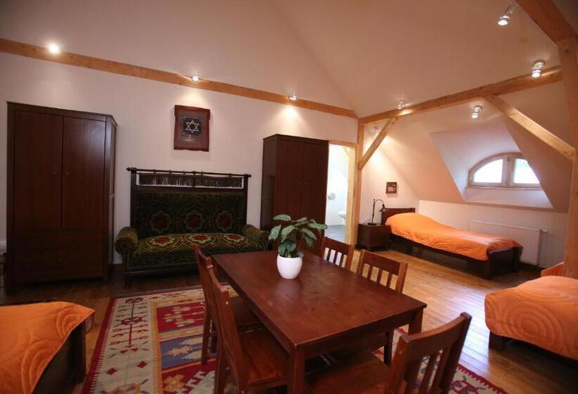 Pensjonat Csodarabbik útja Fogadó