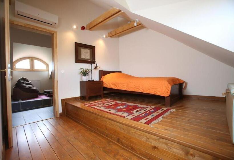 Pensjonat Csodarabbik útja Fogadó