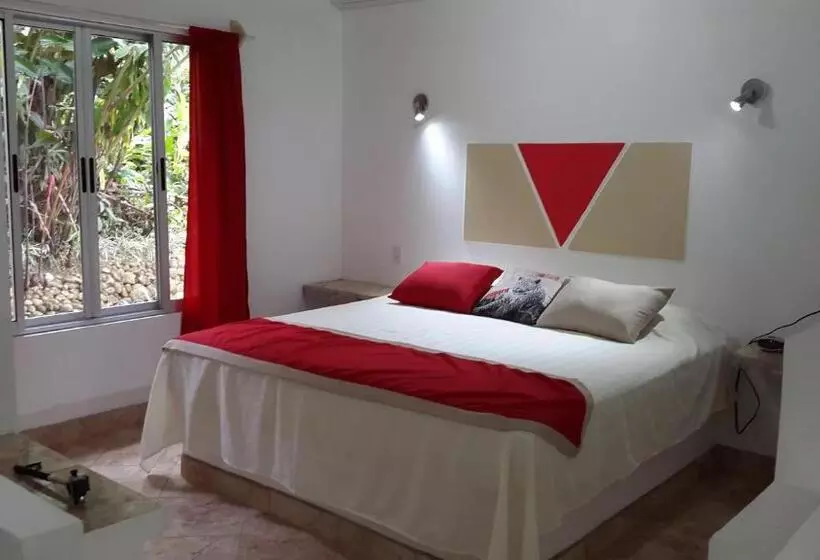 Majatalo Tropical Paradise Bungalows