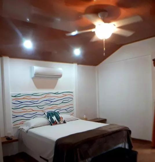 Majatalo Tropical Paradise Bungalows