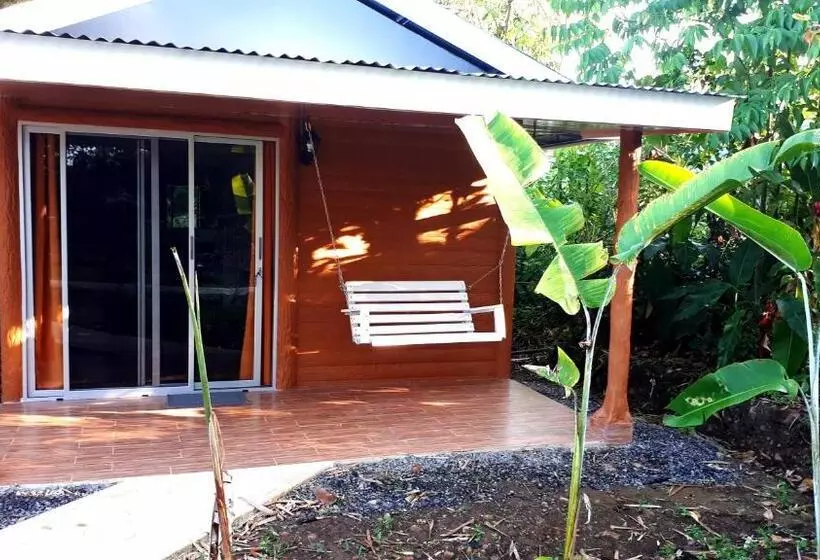 Majatalo Tropical Paradise Bungalows