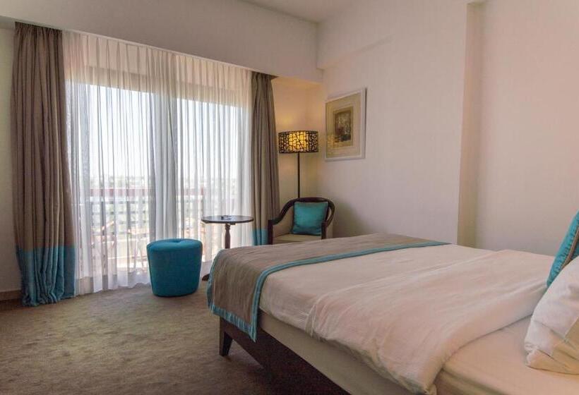 هتل Arkin Palm Beach