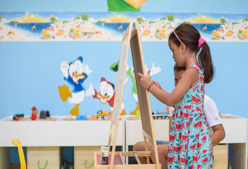 Constantinou Bros Athena Beach Hotel