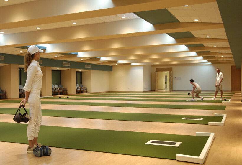 Constantinou Bros Athena Beach Hotel